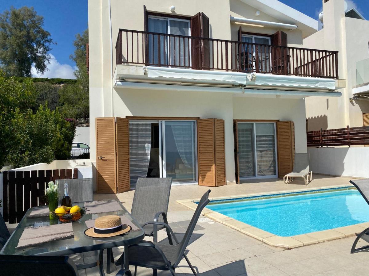 Amazing Front Line Villa In Coral Bay Peyia Bagian luar foto