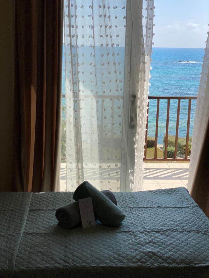 Amazing Front Line Villa In Coral Bay Peyia Bagian luar foto