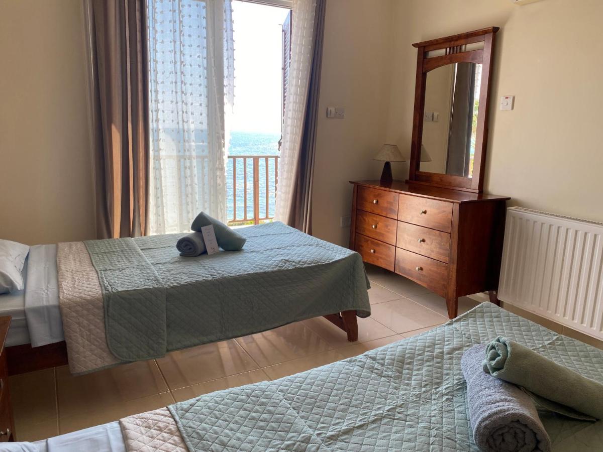 Amazing Front Line Villa In Coral Bay Peyia Bagian luar foto