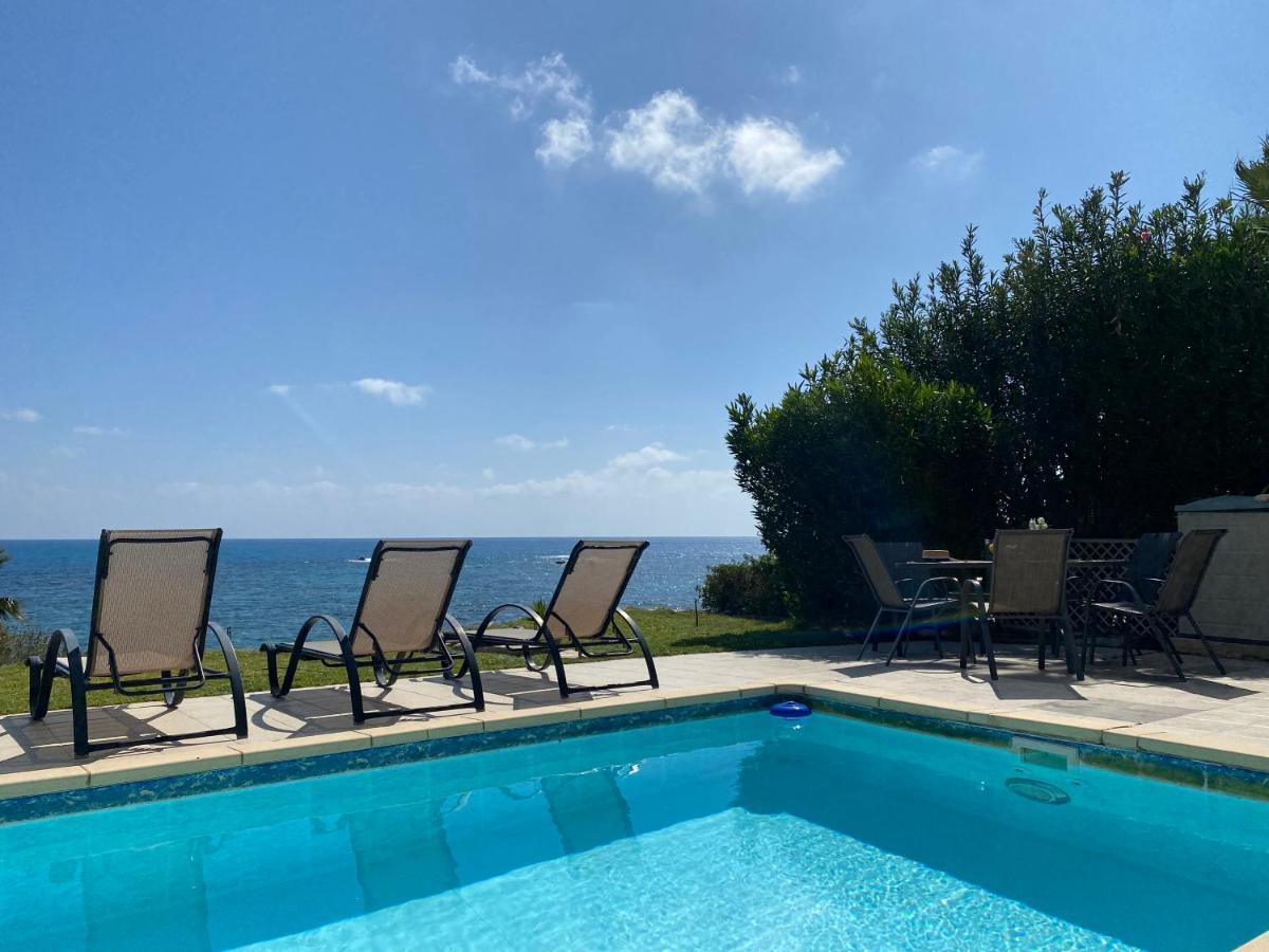 Amazing Front Line Villa In Coral Bay Peyia Bagian luar foto